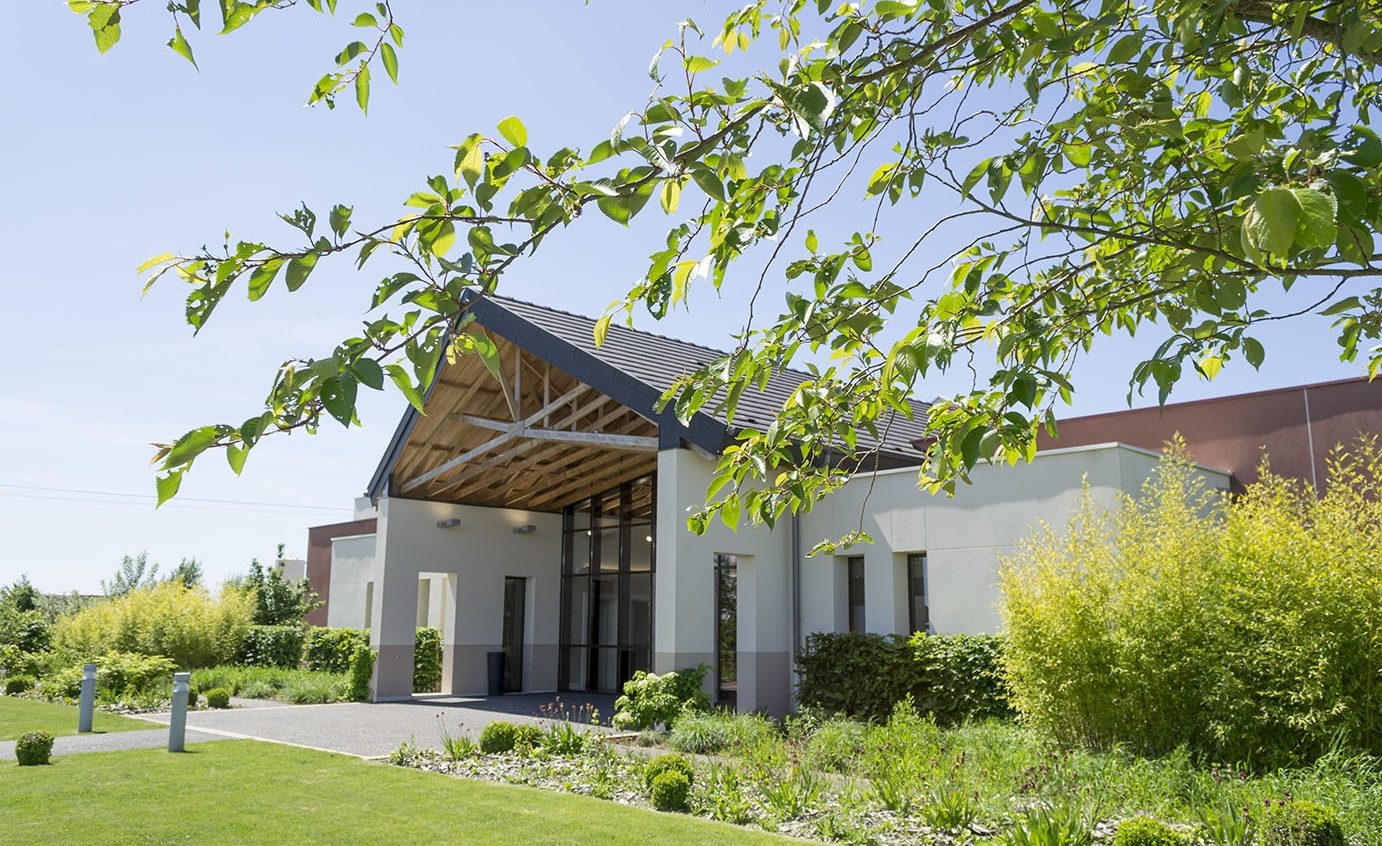 Entrée d'un crématorium géré par La Société des Crématoriums de France